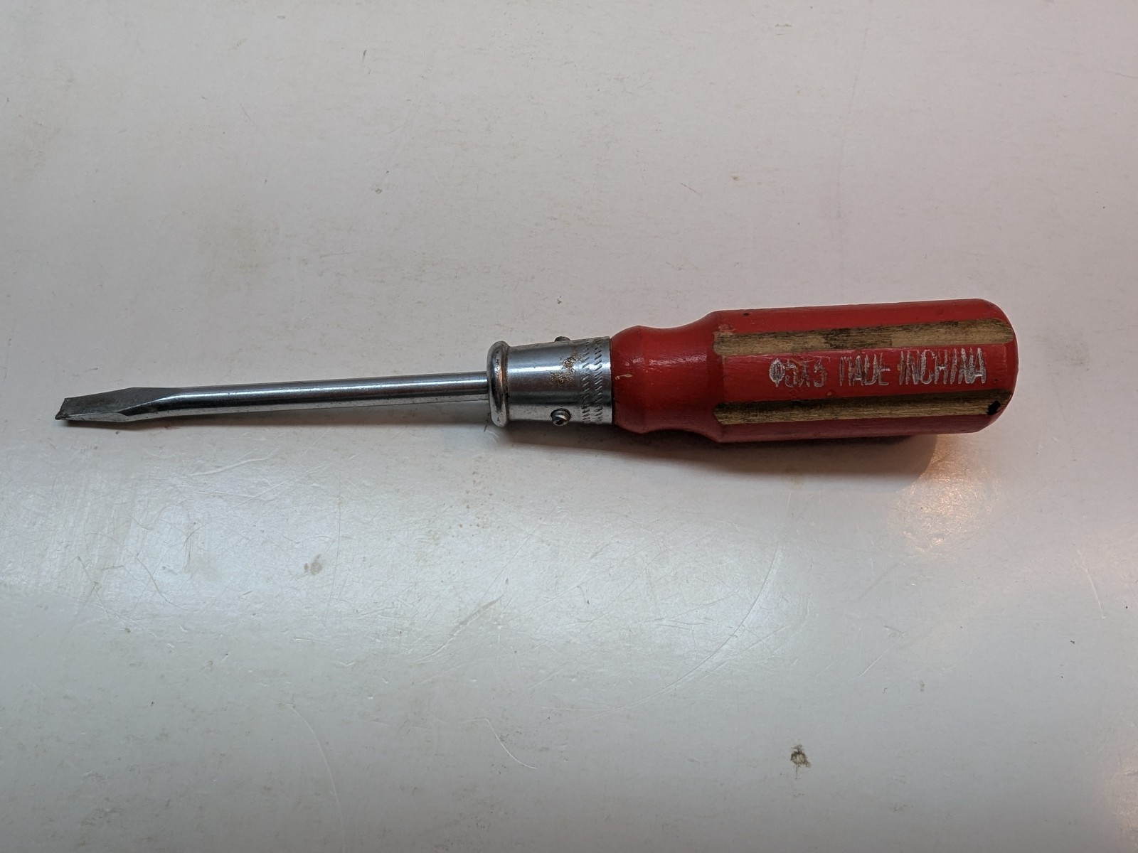 Flat Screwdriver Hand Tool Hard Steel Wooden Handle 6.5 Inch