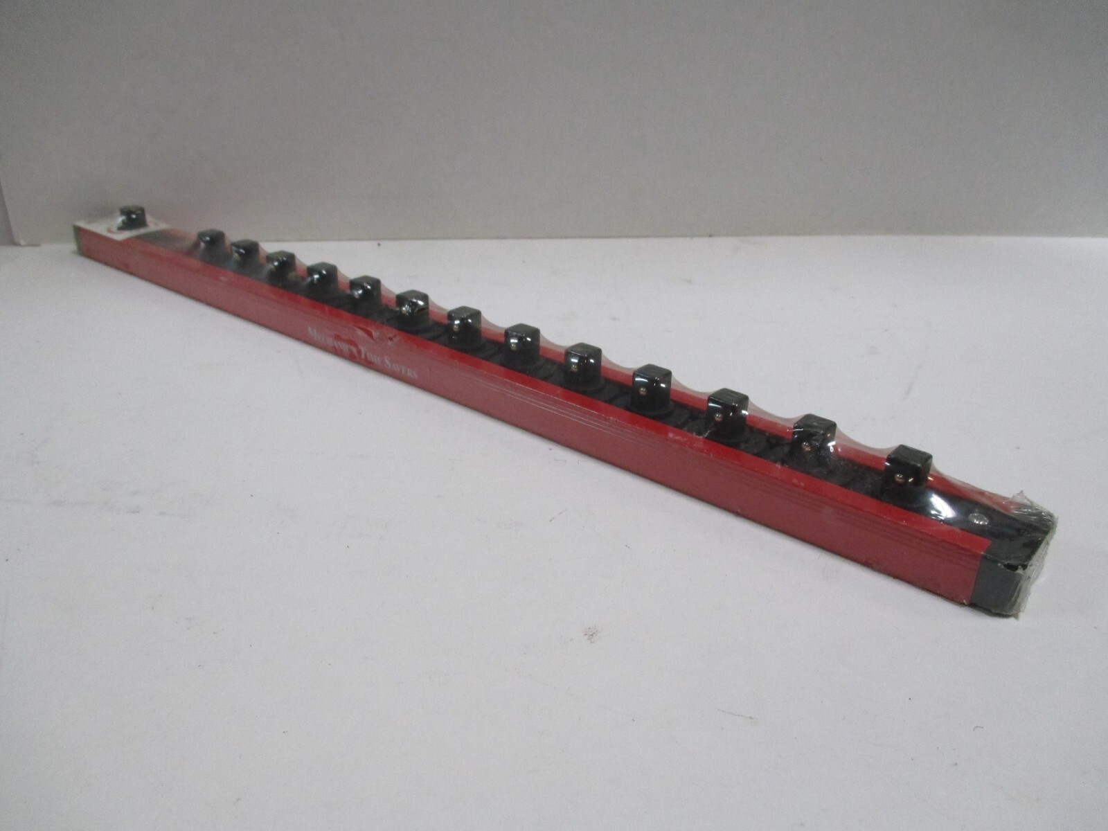 MTS 3/8″ dr Lock-A-Socket Magnetic Rail, 18″ Long holds 14 sockets, Red #LAS38