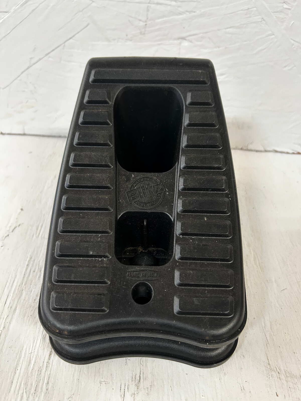 Hopkins 11930 Wheel Chock – Pair Tirehugger Wheel Chocks