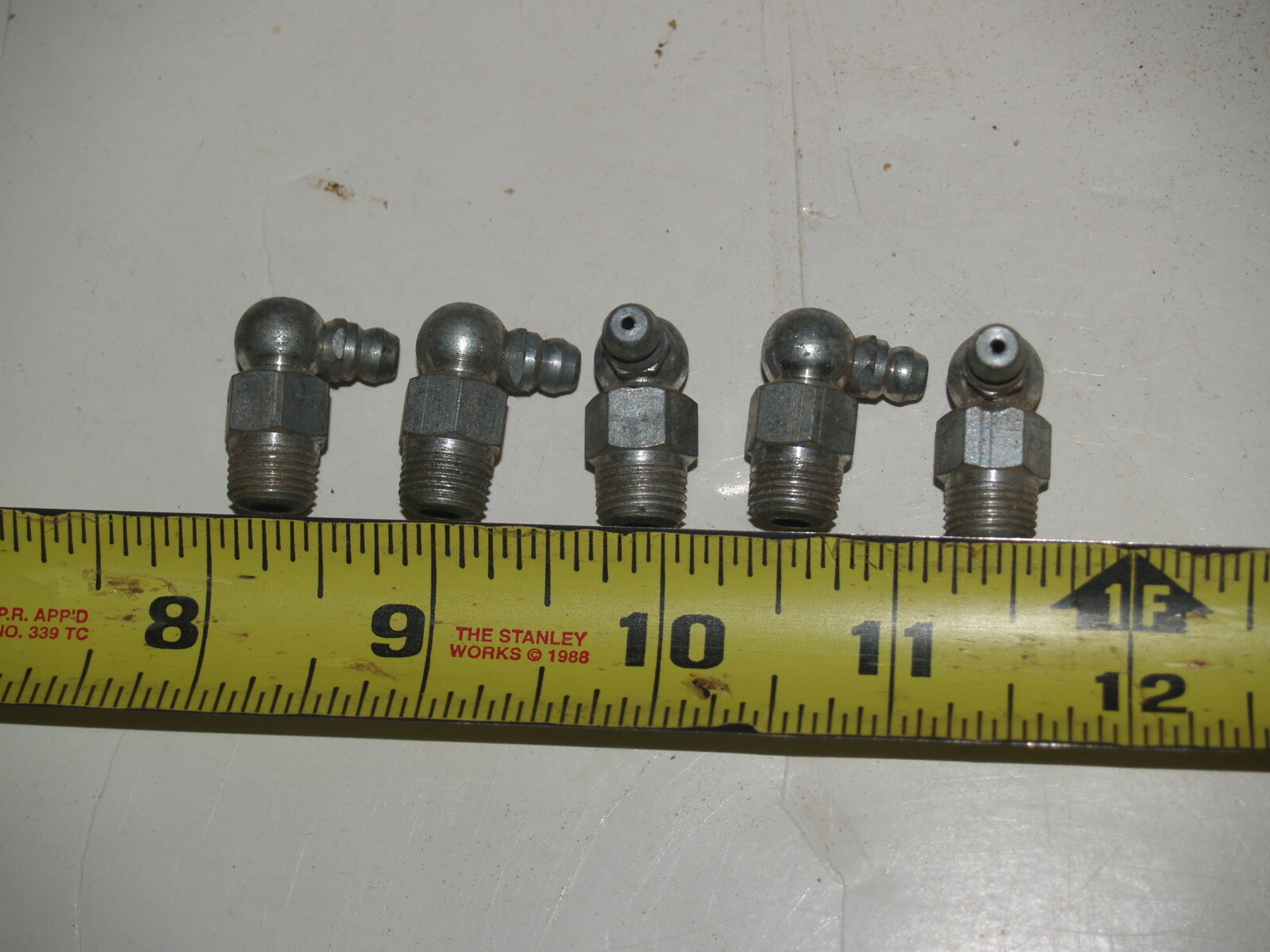 NOS-3/8″ Thread Type 90 degree Grease Fitting 5 pieces- Ball inside-tall