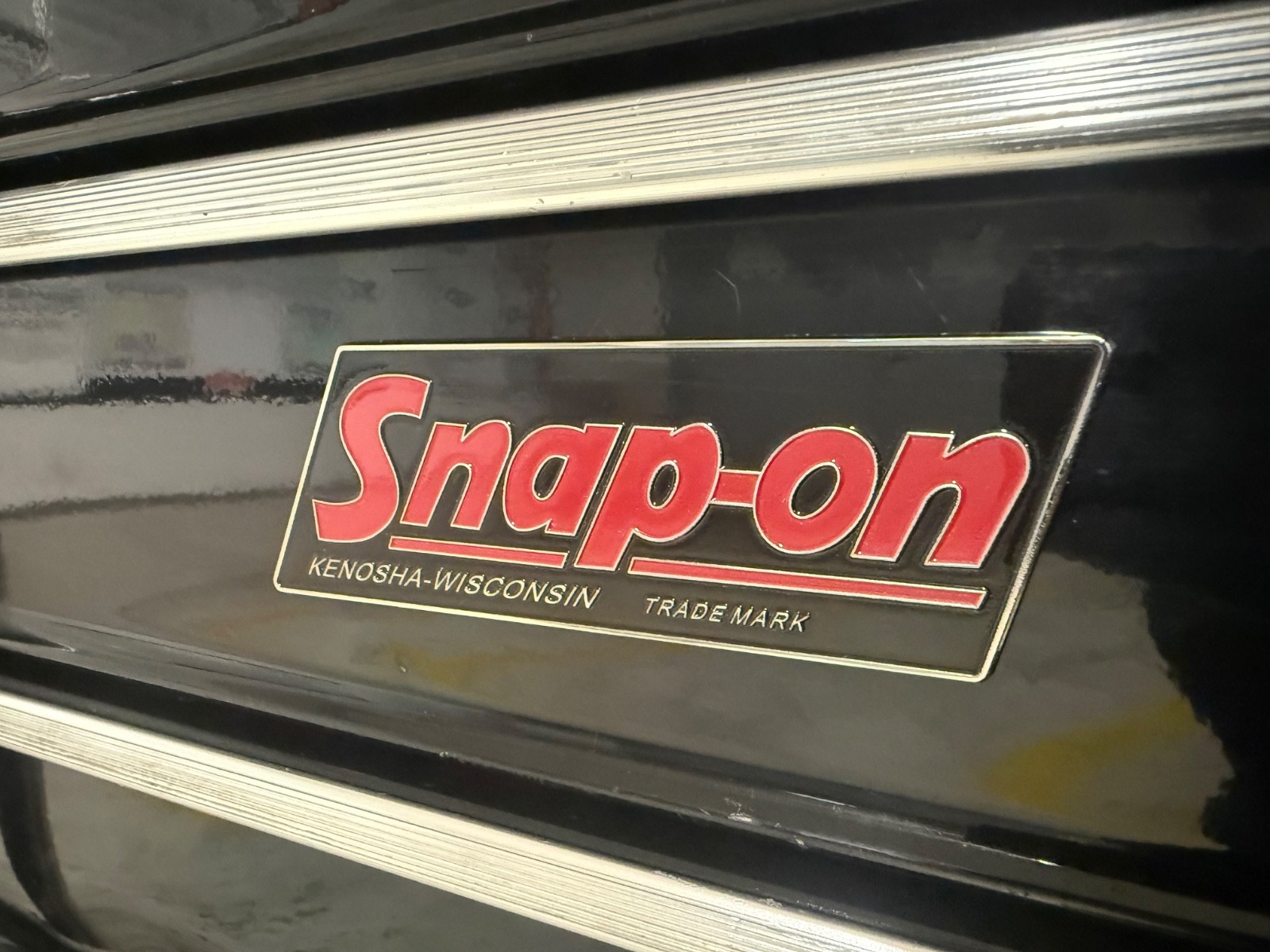 SNAP-ON tools logo badge decal vintage 1.5mm steel nameplate 5” x 2” .Rare.