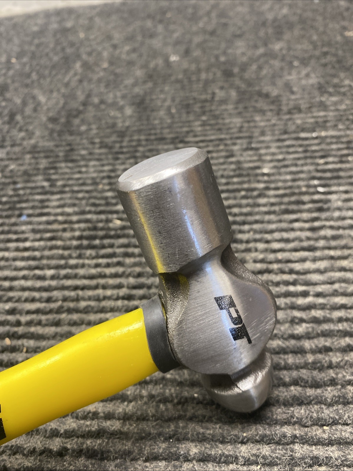 PERFORMANCE TOOL 16oz Ball Pein Hammer (Bulk) WILM7032B