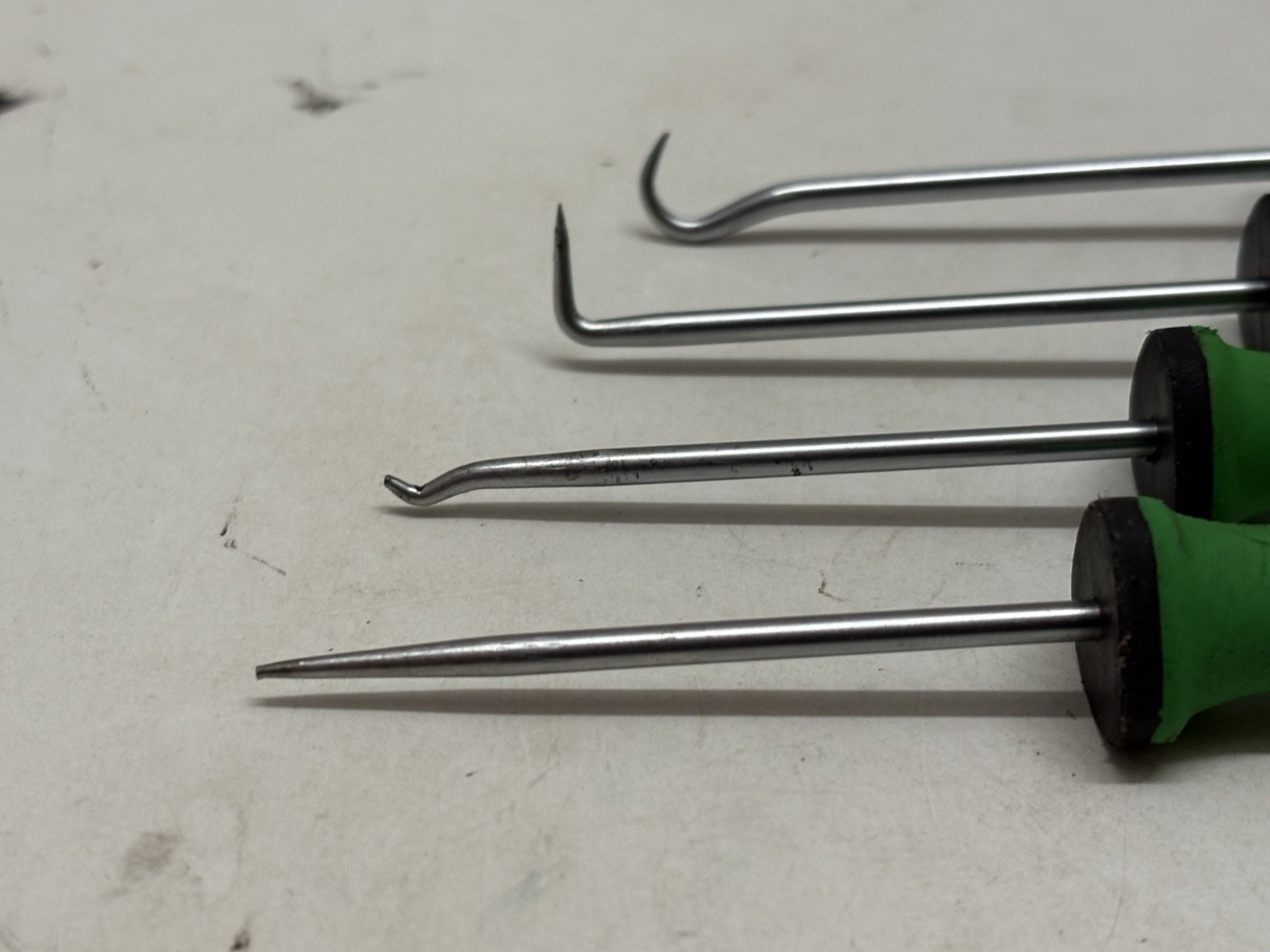 Matco 4PC Angle Picks Green Handle Witte Made In Germany