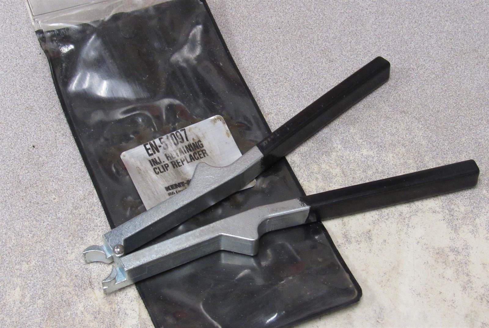 Kent-Moore EN-51097 Injector Retaining Clip Replacer Tool