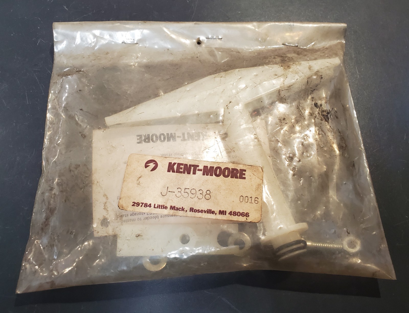 Kent-Moore J-35938 Brake Bleeder Adapter Tool Kit