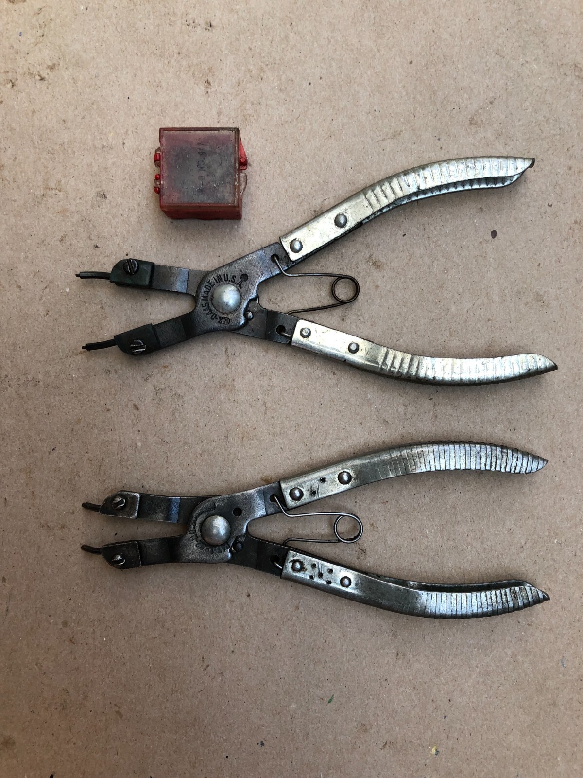 K-D Tools (2 Pieces): Internal Snap Ring Plier – Pat.3040420 & Extra Tips – USA.