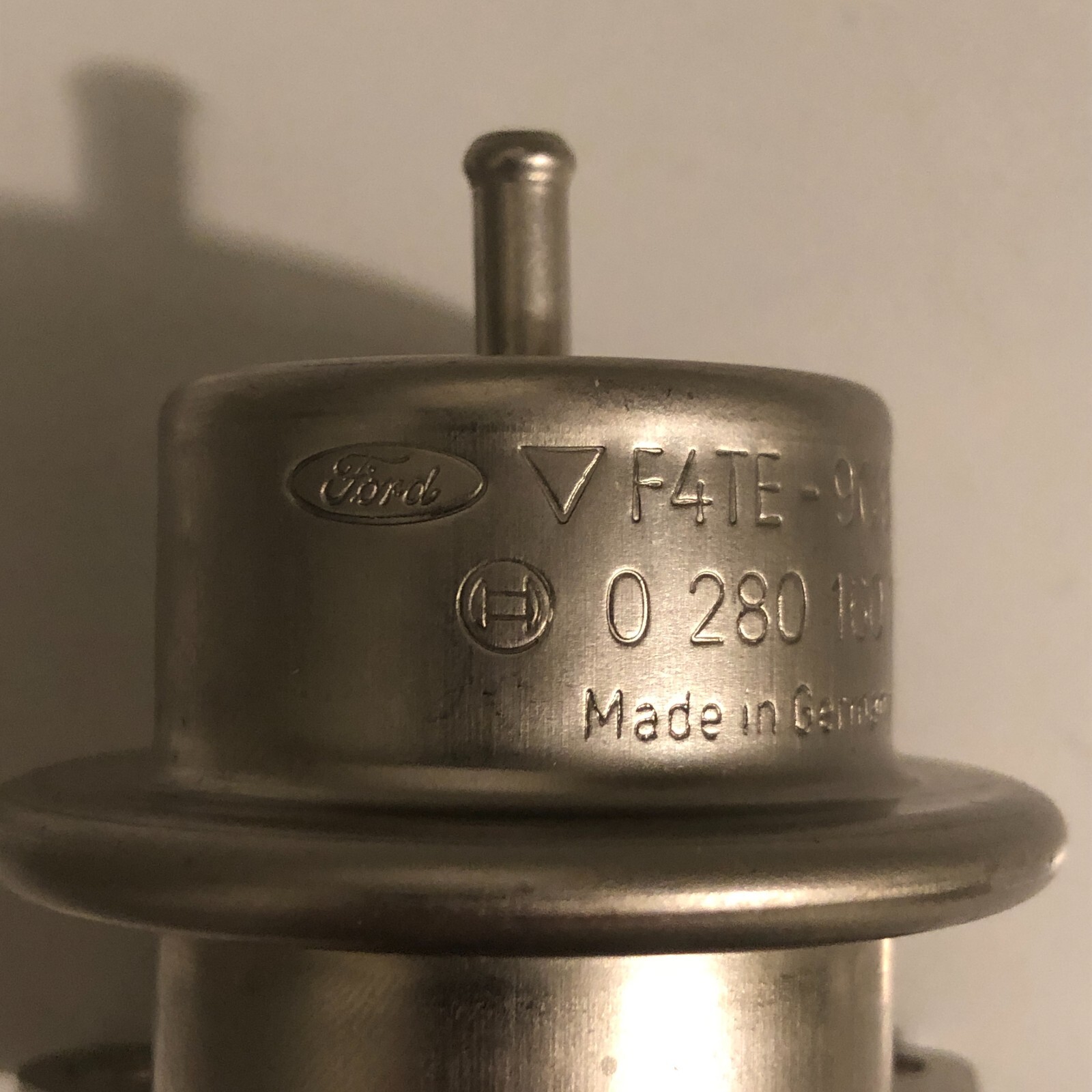 NOS Genuine OEM Ford F4TE-9C968-AA Fuel Pressure Regulator Kit ~ 4.9L ~ 2.3L