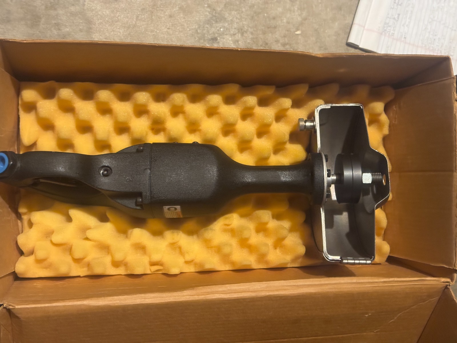 HORIZONTAL AIR GRINDER 5/8 in. – 11 Thread, 8 in. Guard, 4500 rpm