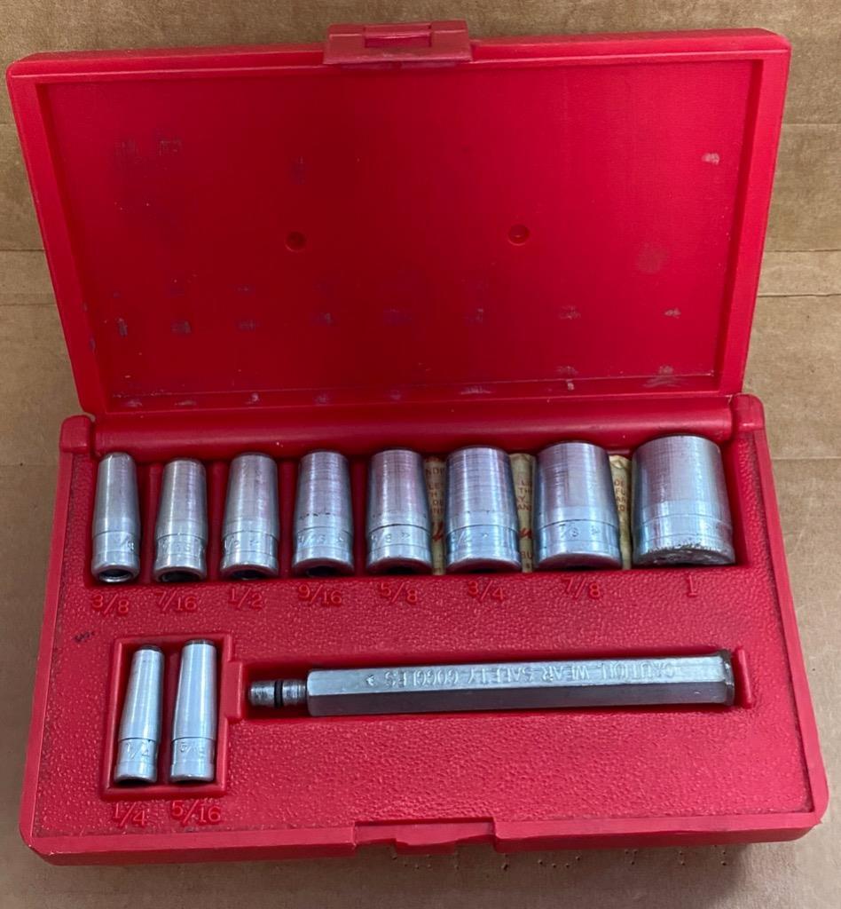MAC TOOLS GC950 GASKET CUTTER SET W/ CASE- USED.