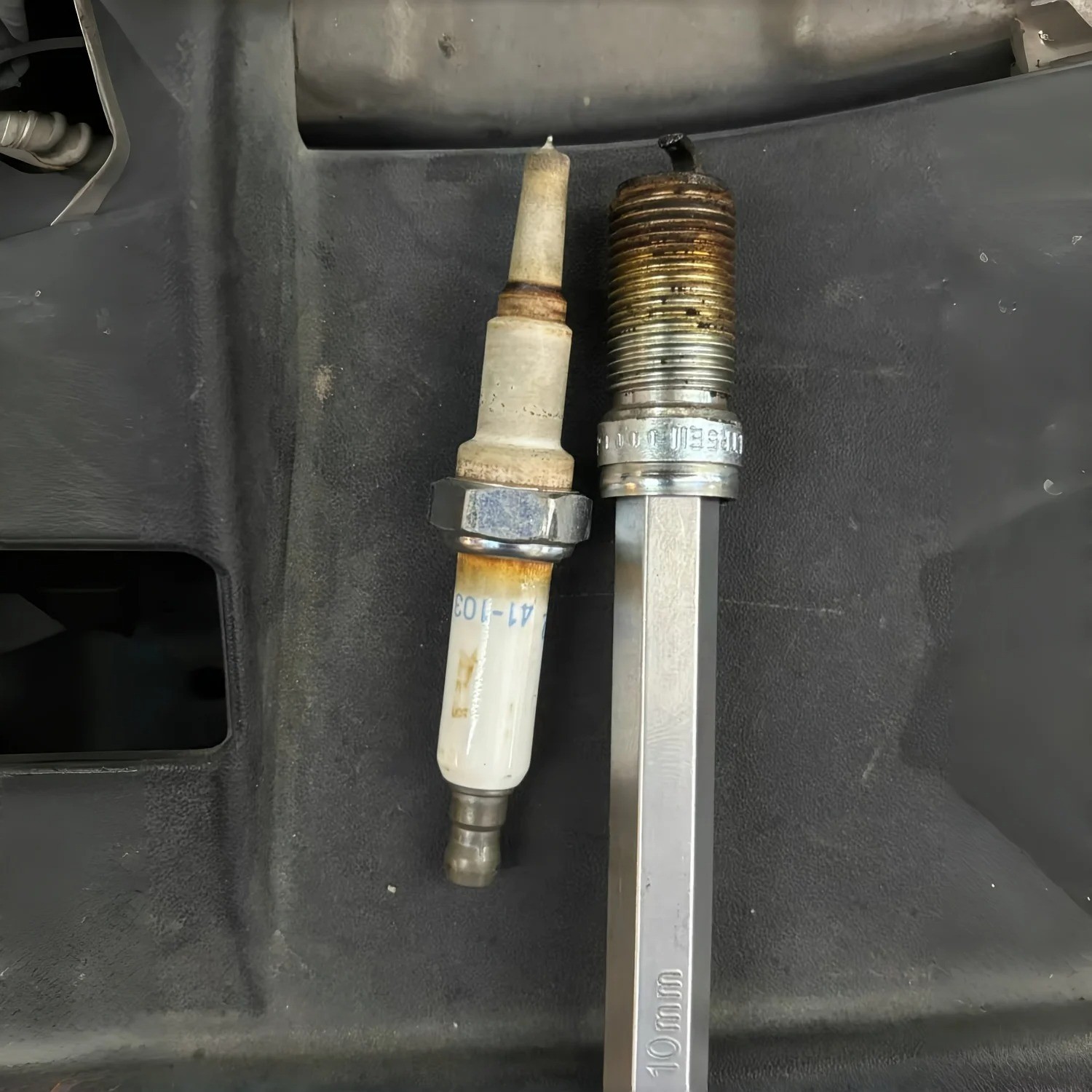 Broken Spark Plug Remover Reverse Thread Screw Extractor Car Repair Tool