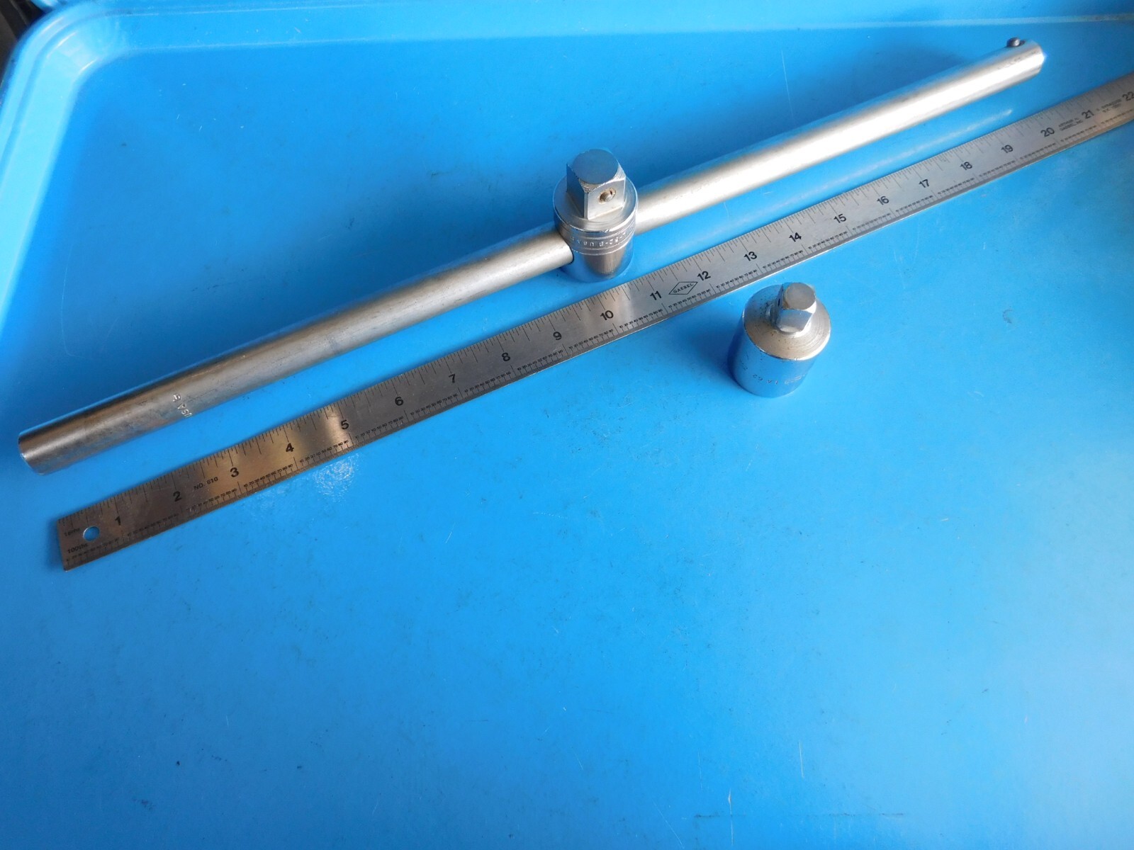USED, SNAP ON TOOLS 3/4 IN. DR. SLIDING -T-HANDLE & 3/4 IN. TO 1/2 IN. ADAPTOR