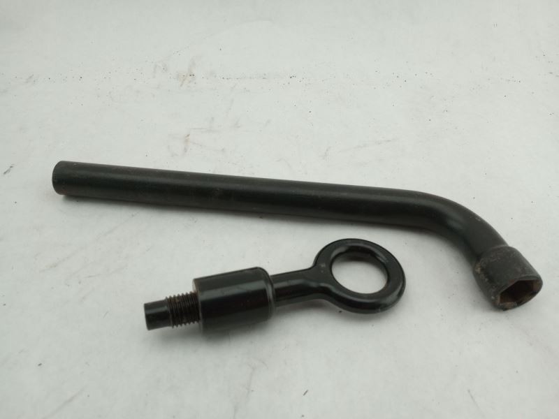 Saab 9-5 Aero Wagon Emergency Roadside Tool Set Fits 2002-2005