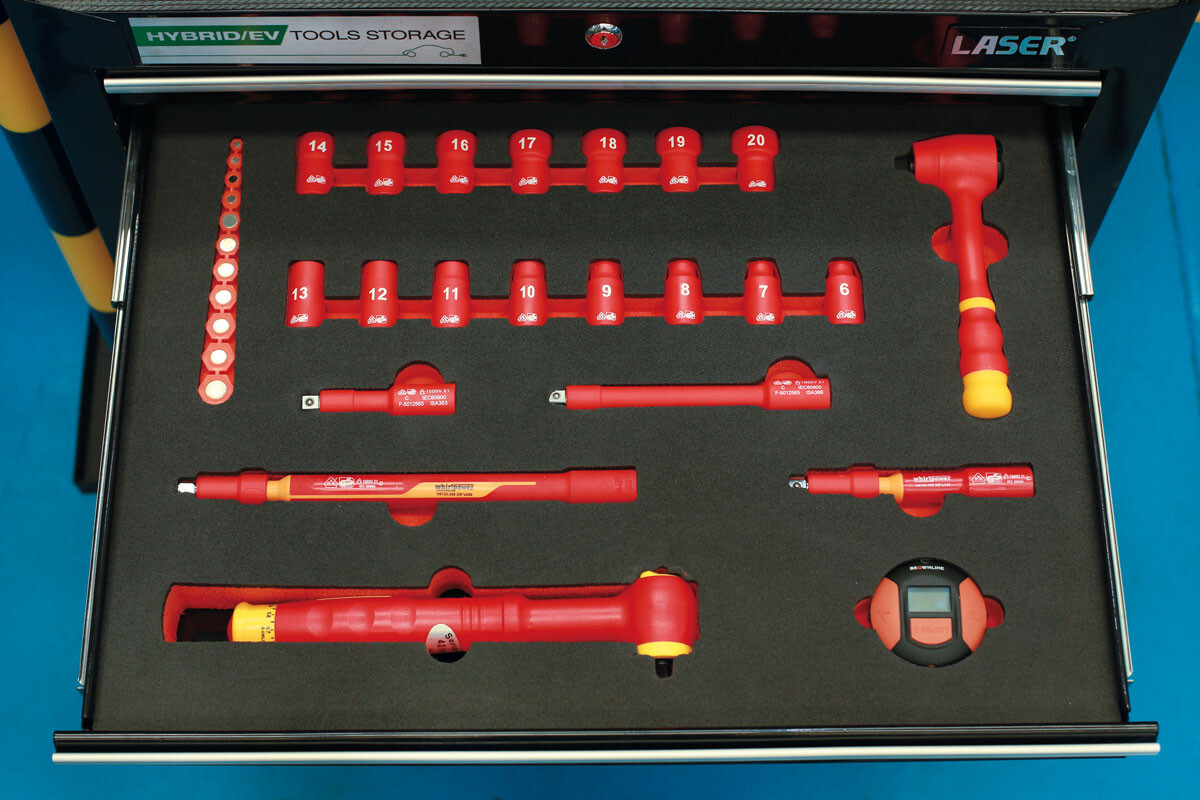 Insulated Socket 3/8”D Set in Foam 6mm – 20mm Inlay Tray Ext Bars Ratchet Kit