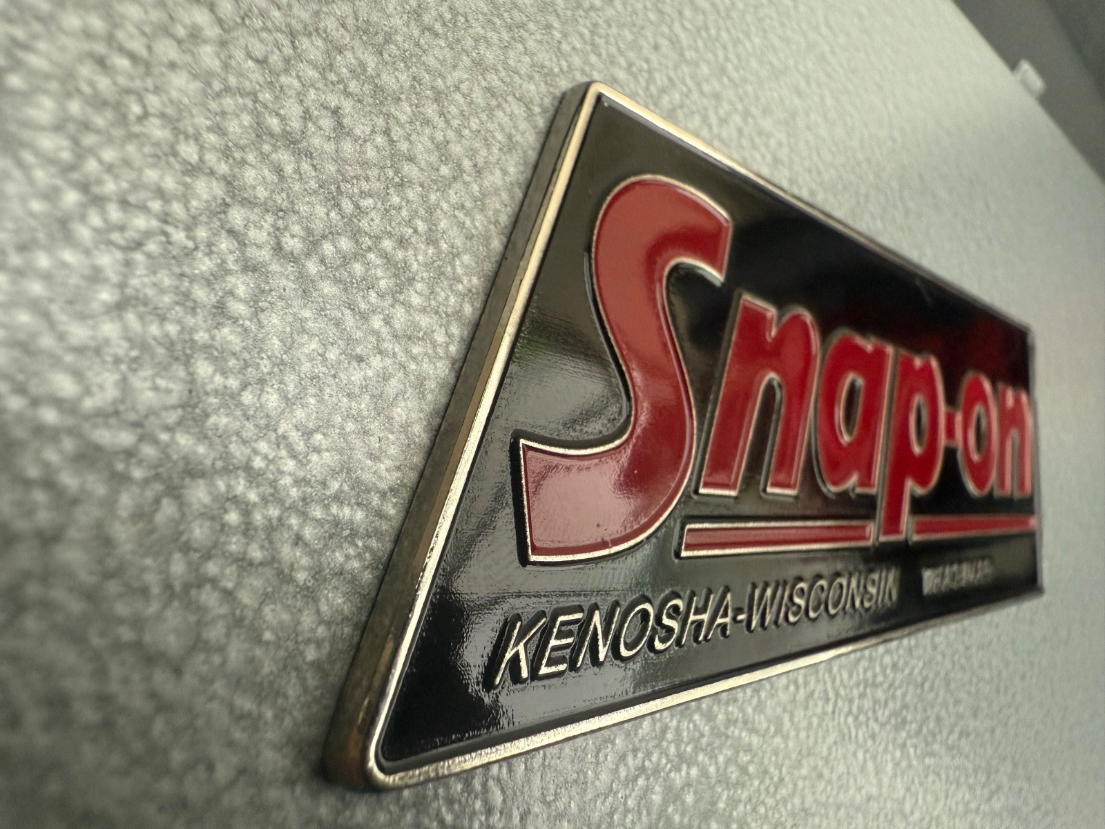 SNAP-ON tools logo badge decal vintage 1.5mm steel nameplate 5” x 2” .Rare.