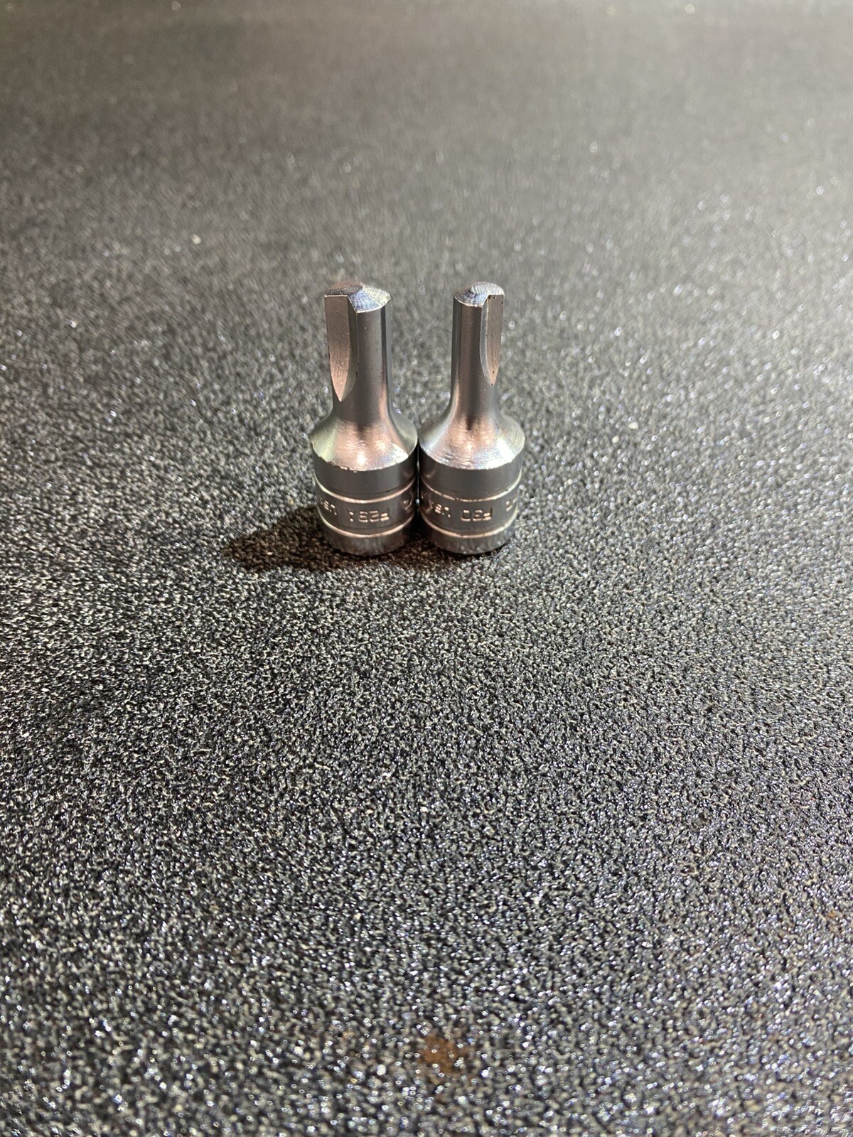 Snap-on Tools 2pc Set 3/8″ Drive Butterfly Clutch Bits F29A F30 Snap On USA