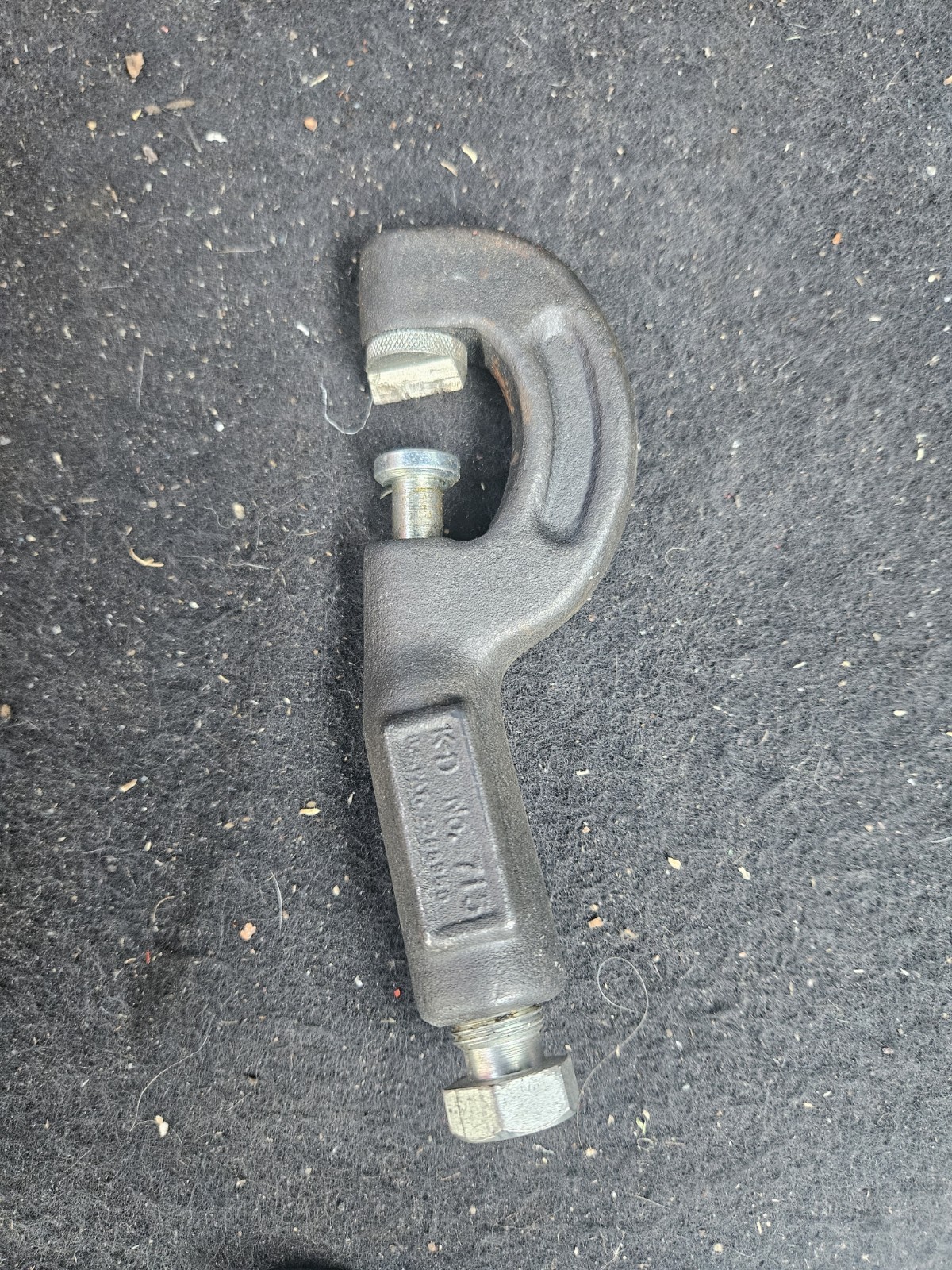 Vintage K-D Tools No 715 Universal Nut Cracker Splitter Cutter USA – See Photos