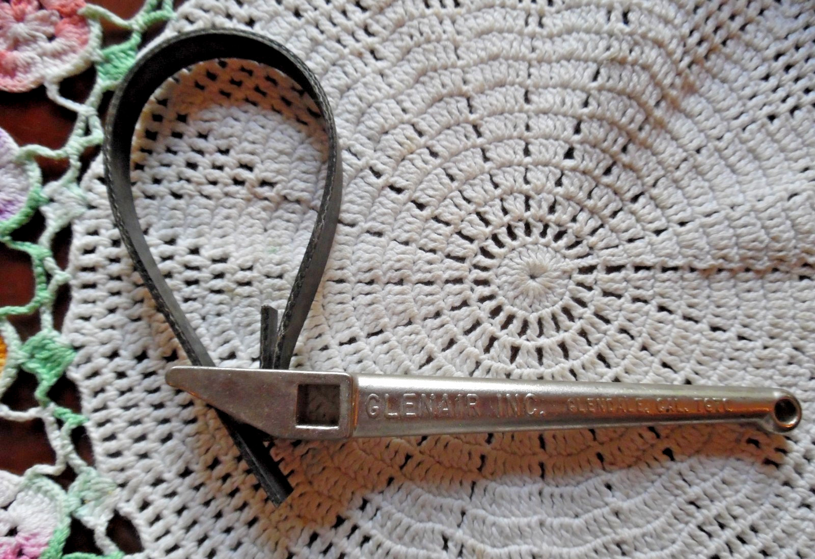 GLENAIR MILITARY/AVIATION INC. 6-1/2″ STRAP WRENCH No. TG70 – MADE IN THE U.S.A.