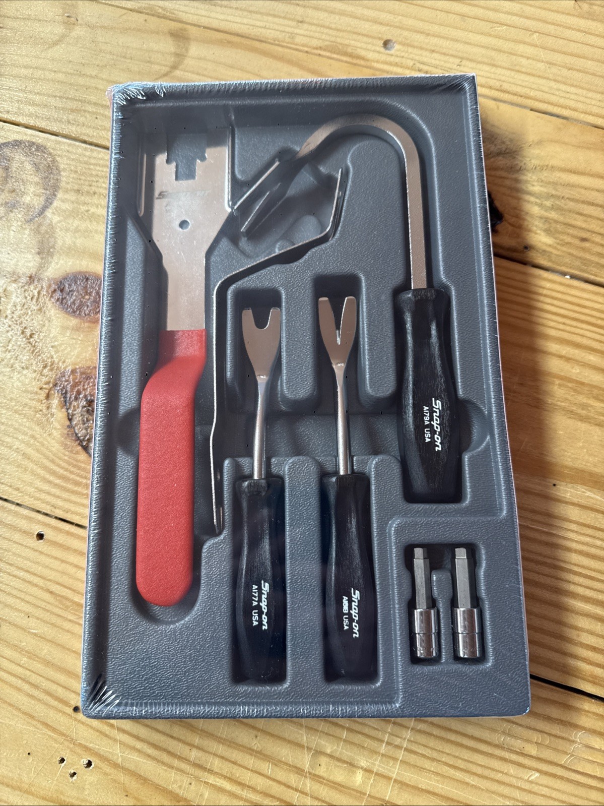 NEW Snap-on DPT7A 7 Piece Door Panel Trim Remover Tools Set