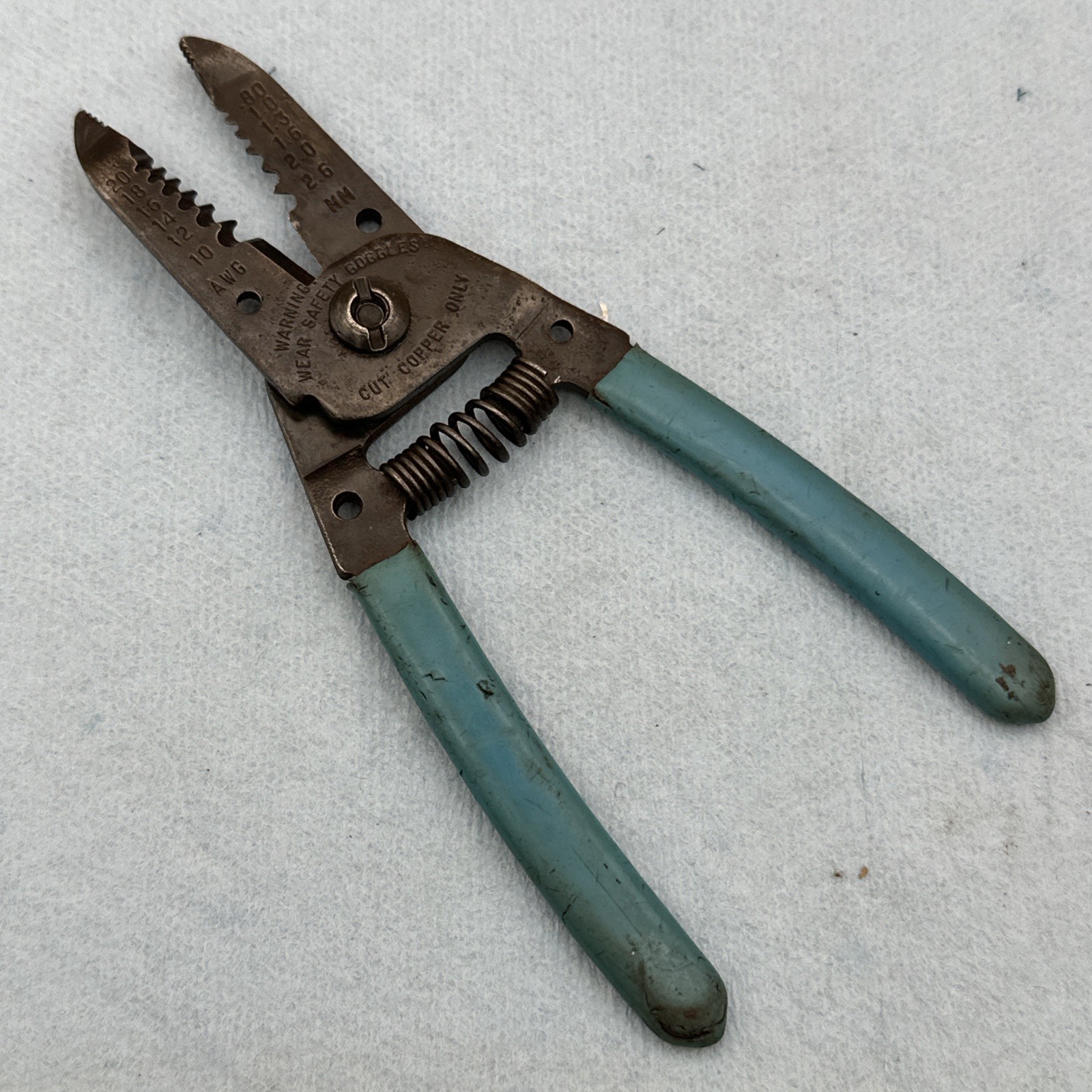 Channellock 958 6.5″ Long Wire Stripper Blue Rubber Handle w/Cutters Pliers USA