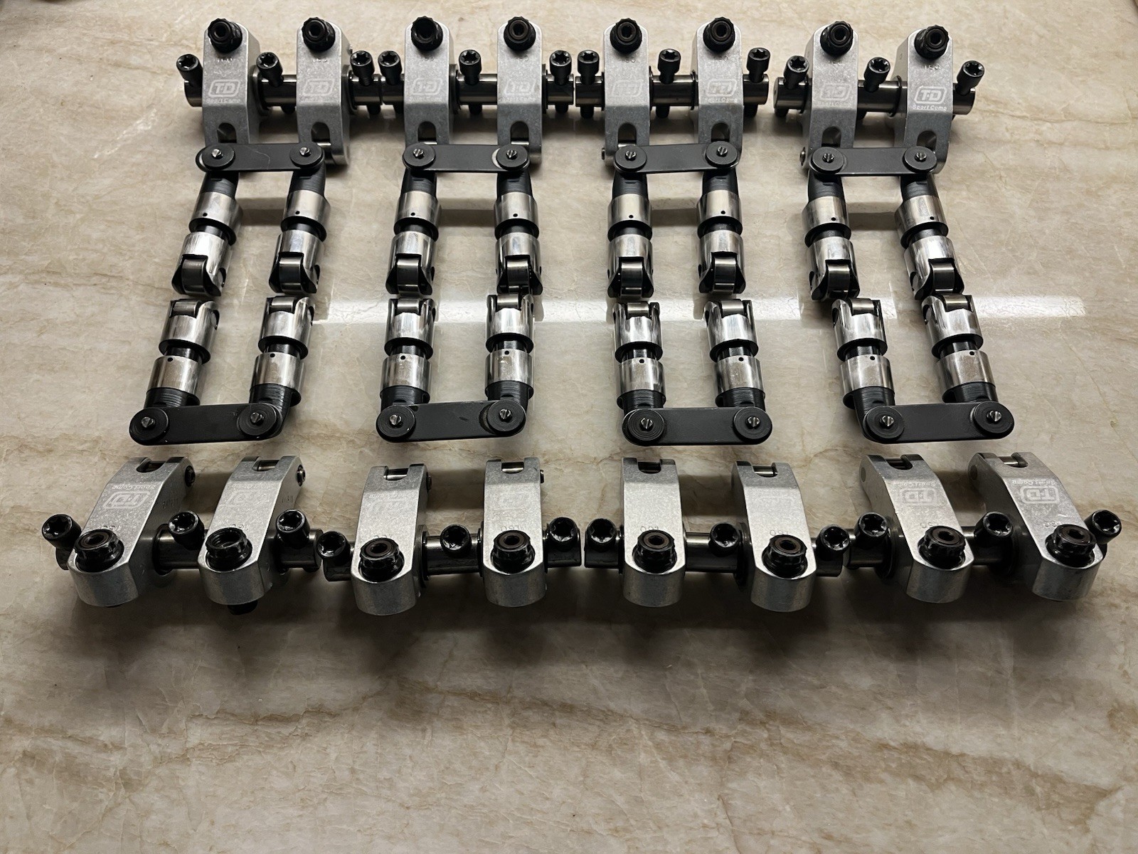 T&D Roller Rocker Set With Solid Rollers 1.6