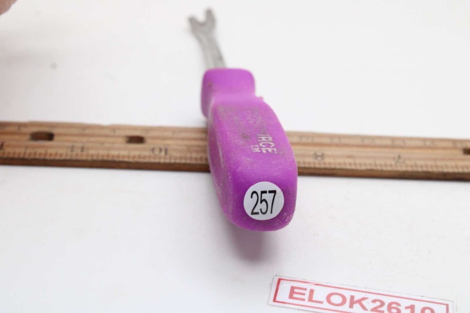ProSource Tools Trim Pad Clip Removal Tool 7″ Purple Hard Grip