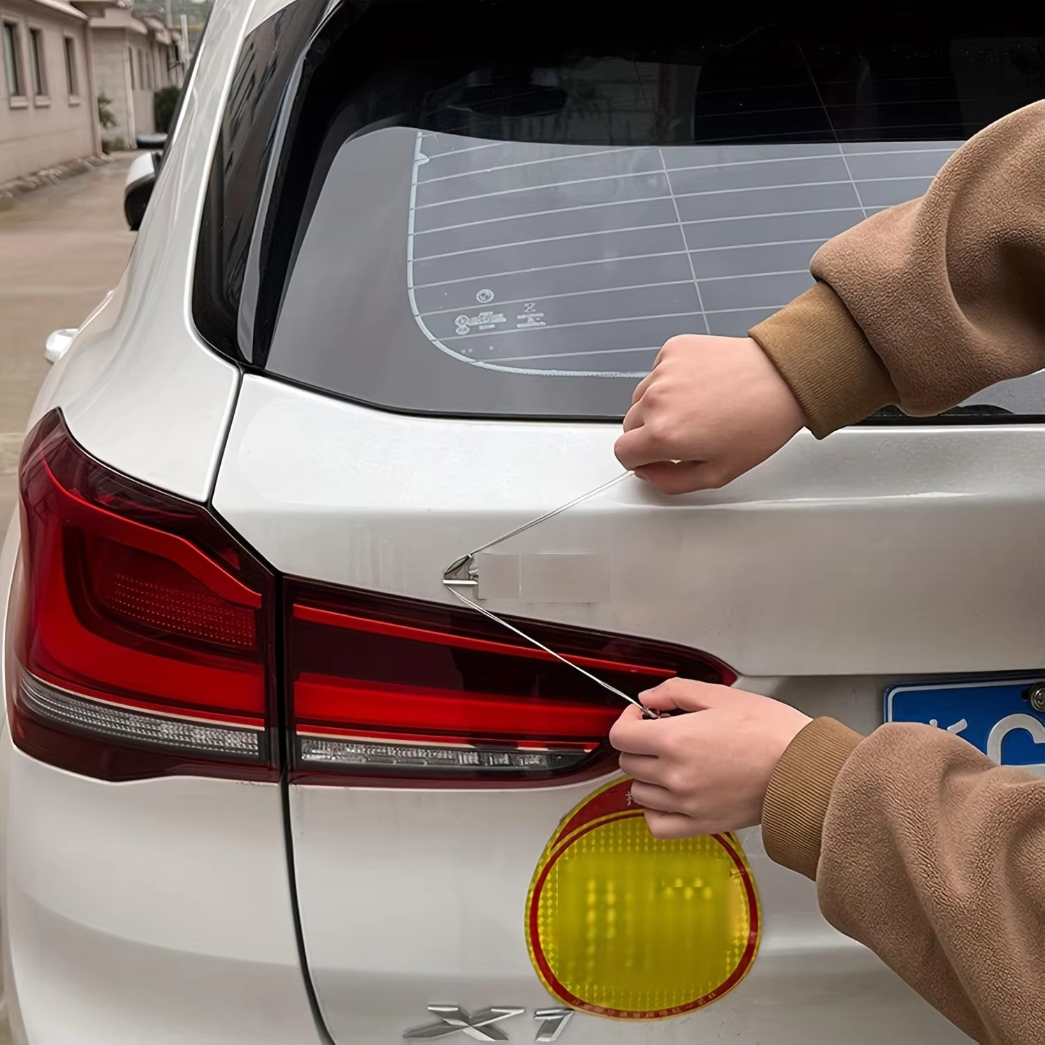 Car Emblem Removal Tool No Scratch Pry Kit for Safe Logo Removal
