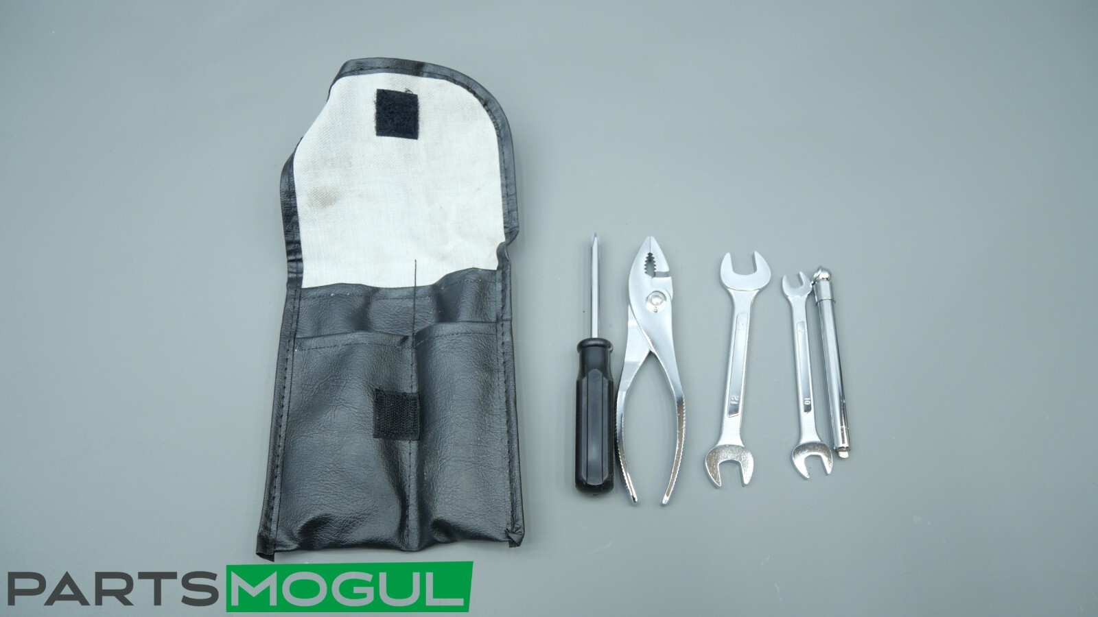 2002-2010 Lexus SC430 Tools w/ Case Set OEM