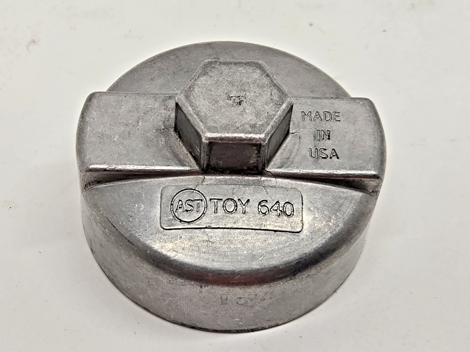 Assenmacher Tools TOY 640 Oil Filter Socket Wrench for Toyota/Lexus/Chrysler