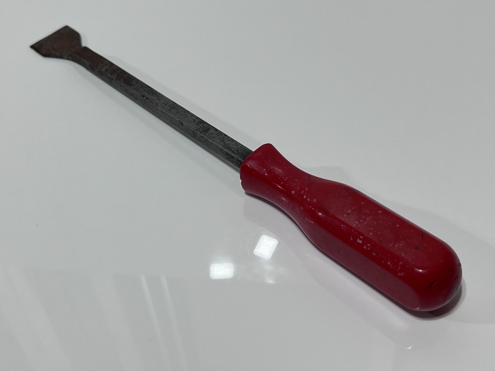 MAC Tools USA SP16A Carbon Gasket Scraper Chisel Tool – Red Hard Handle