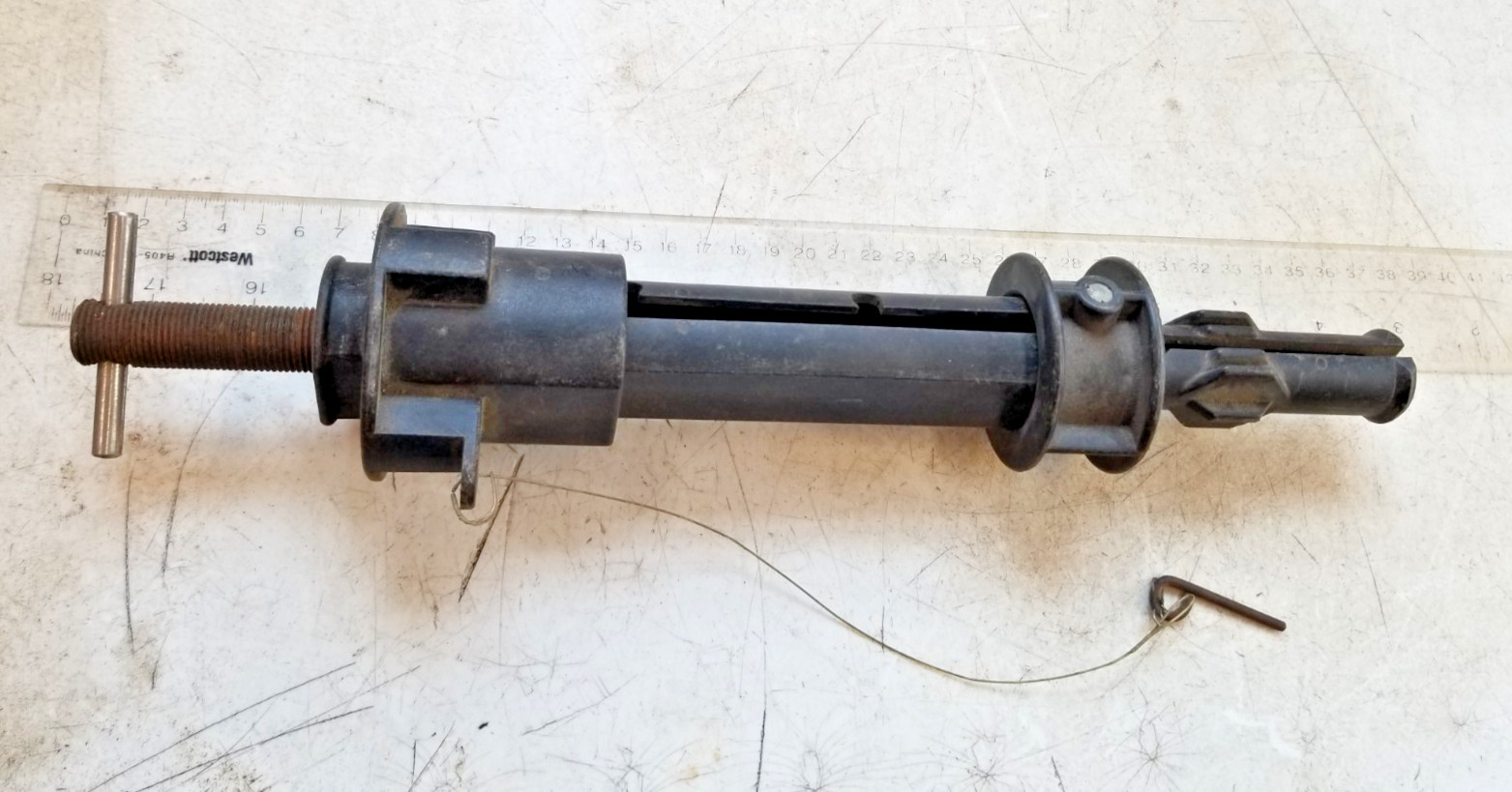 * Kent-Moore J-33381 Final Drive Remover & Installer Tool