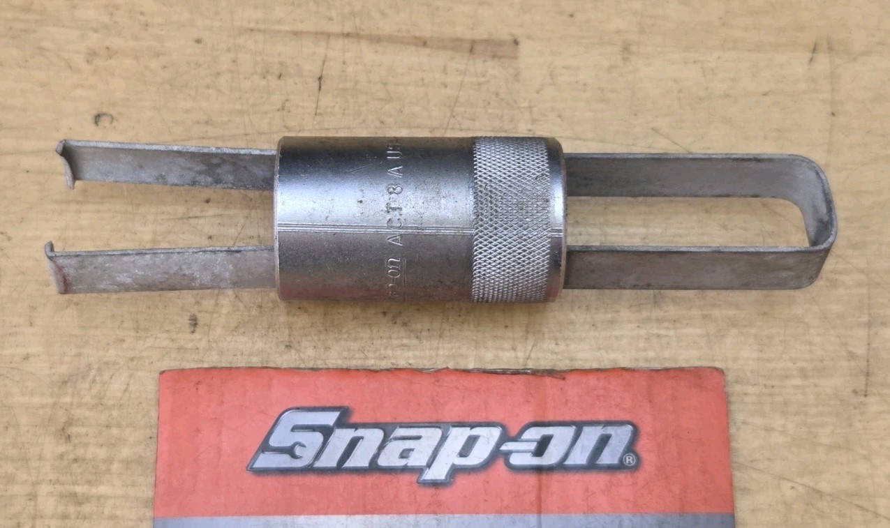 Snap On ACT8A – AC Shaft Seal Seat Remover/Installer For GM Vehicles