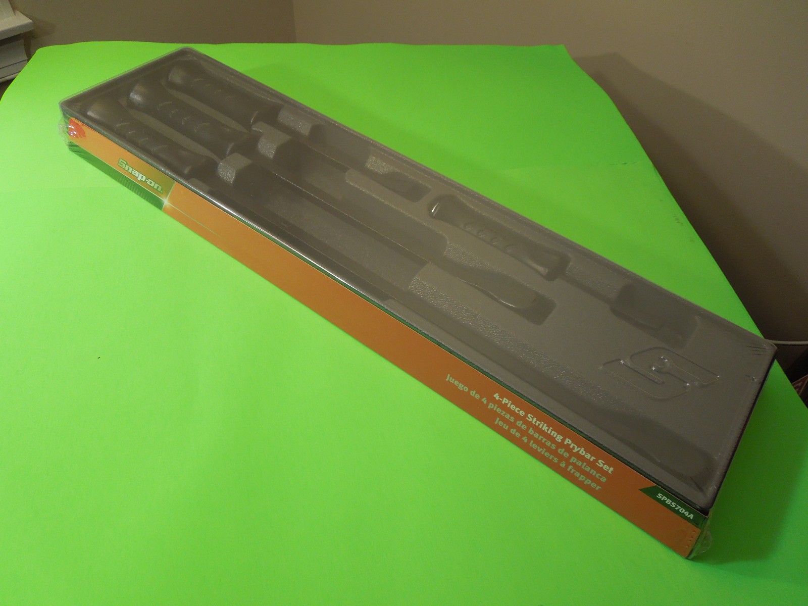 New Snap-on™ Striking pry bar set SPBS704A . The set includes 8″ 12″ 18″ 24″
