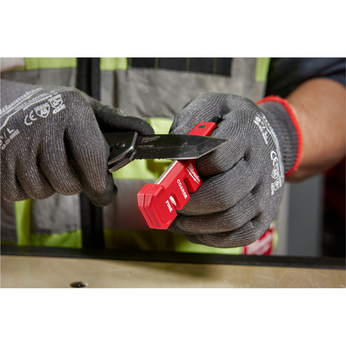 Milwaukee Tool Compact Knife Sharpener