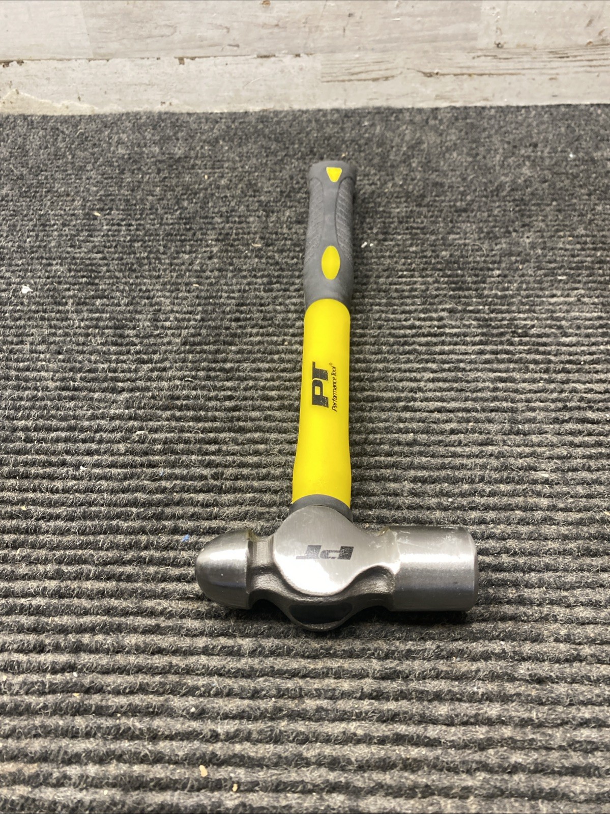 PERFORMANCE TOOL 16oz Ball Pein Hammer (Bulk) WILM7032B