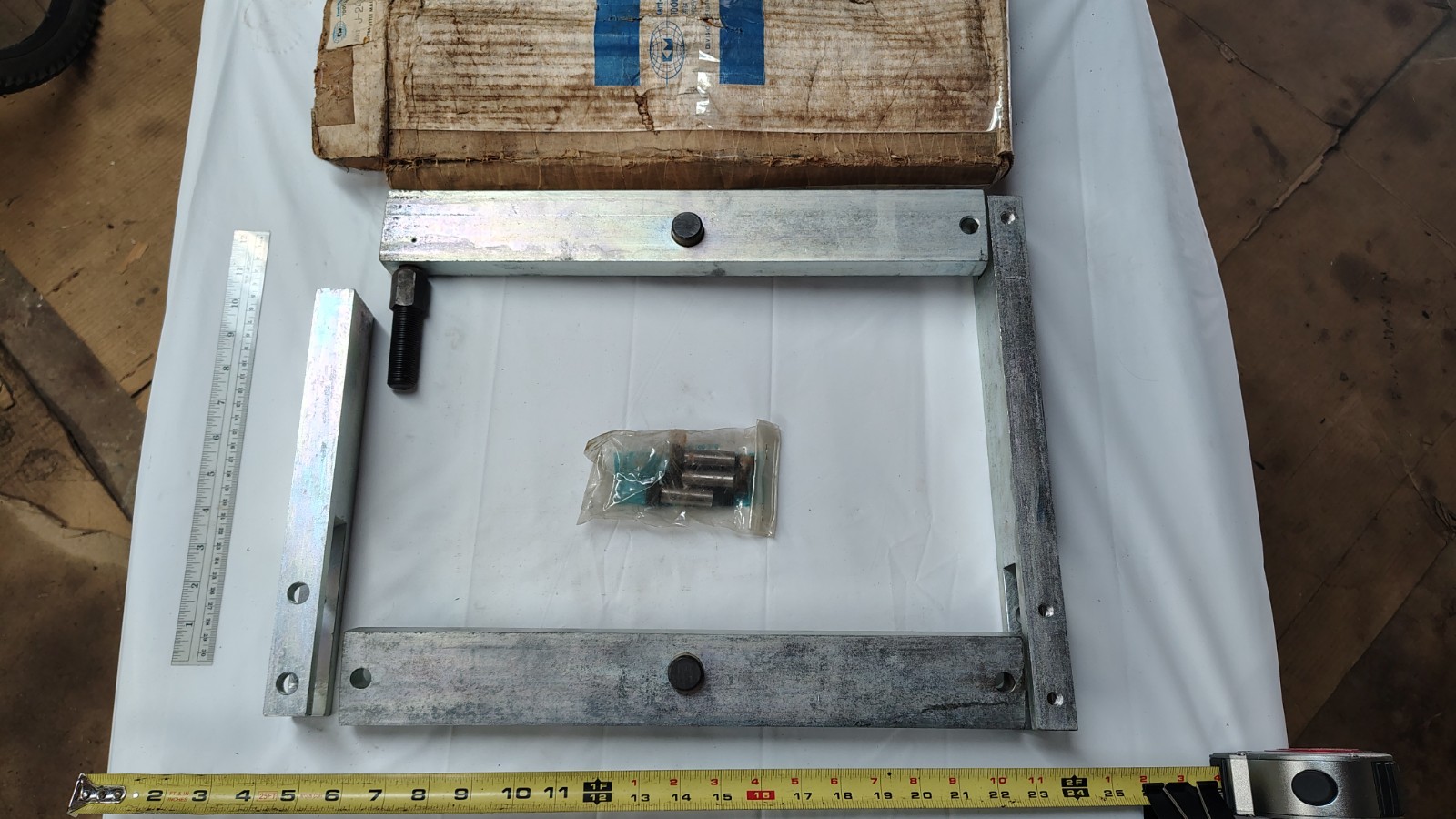 Kent-Moore J-24385-01 Axle Housing Spreader – Dana Axles-Unused in Original Box